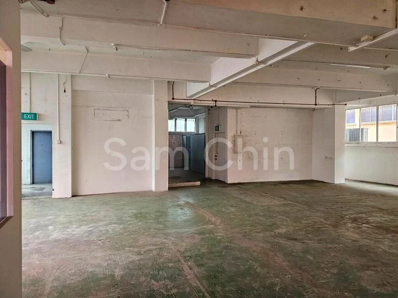 Light Industrial (B1) for Rent: Lam Thong Building - Image 9