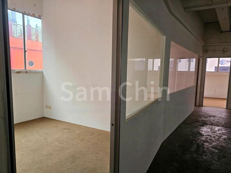 Light Industrial (B1) for Rent: Lam Thong Building - Image 5