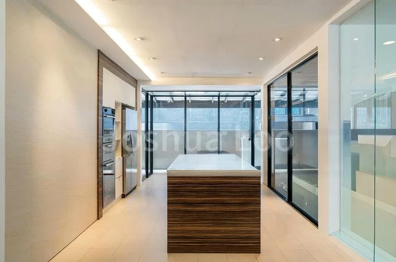 6 Bed Bungalow (Landed) for Sale in  Braddell Heights Estate - Image 1