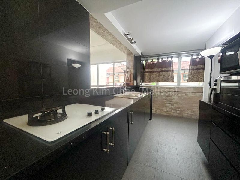 Maisonette HDB for Sale in  351 Yishun Avenue 11 - Image 10