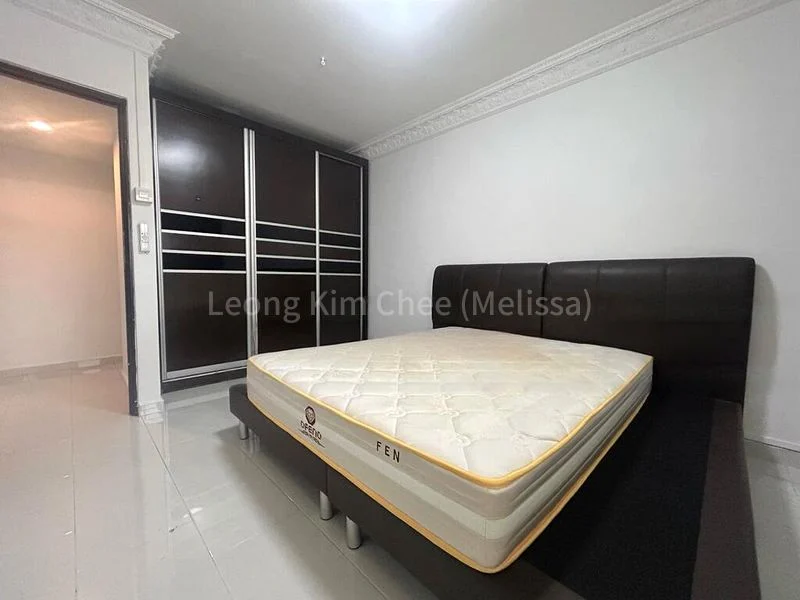 Maisonette HDB for Sale in  351 Yishun Avenue 11 - Image 1