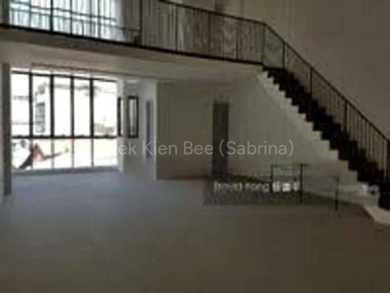 Light Industrial (B1) for Rent: 2,500 Sq Ft Unit, Shop, on Ashby Road, Scunthorpe - Image 3