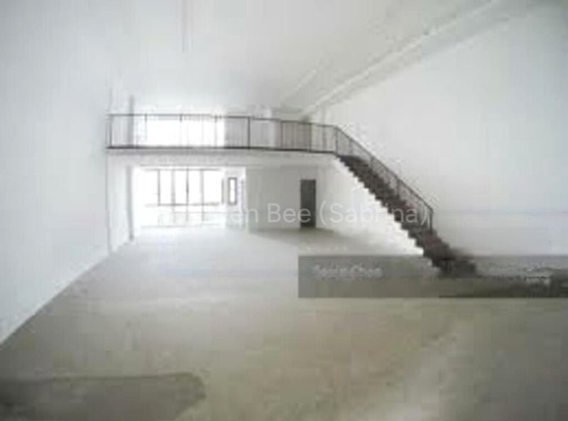 Light Industrial (B1) for Rent: 2,500 Sq Ft Unit, Shop, on Ashby Road, Scunthorpe - Image 2