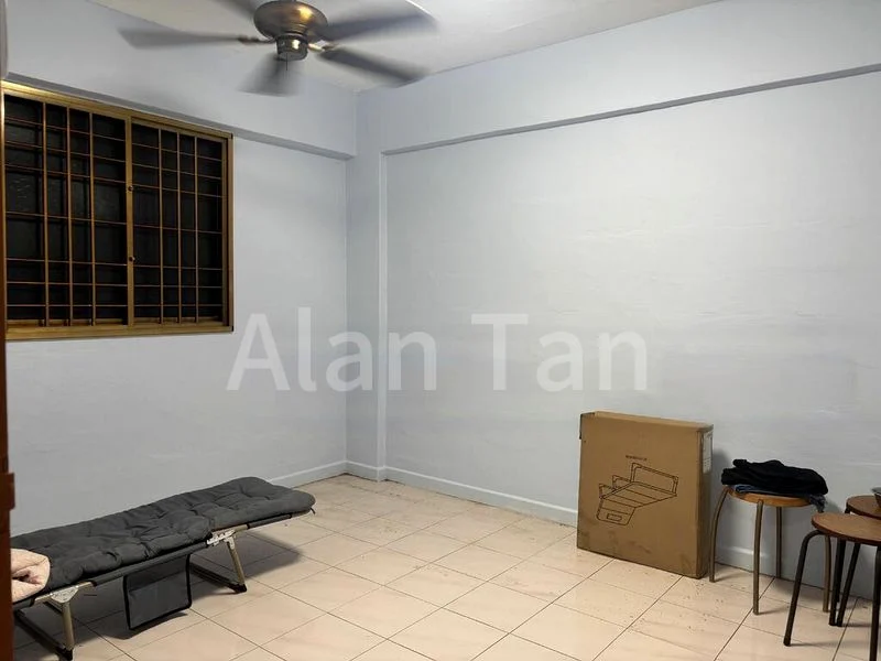 Master Room (HDB) for Rent in 174 Ang Mo Kio Avenue 4 - Image 1