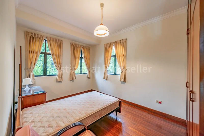 5 Bed Bungalow (Landed) for Rent in Hong Kong Park - Image 12