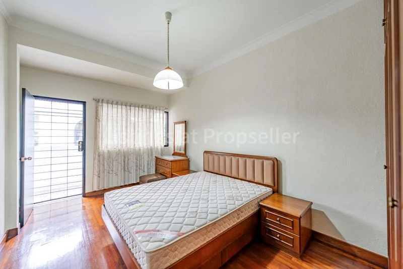 5 Bed Bungalow (Landed) for Rent in Hong Kong Park - Image 10