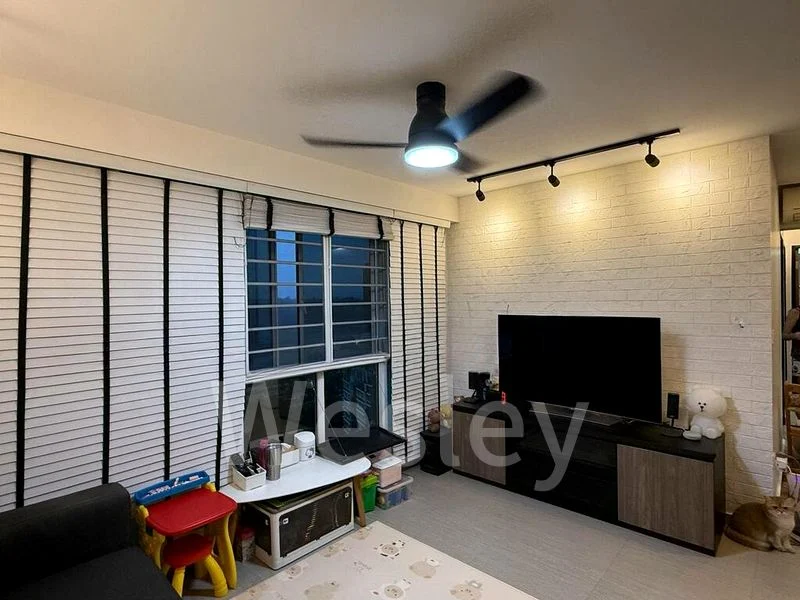 Premium HDB for Sale in 669B Edgefield Plains - Image 3