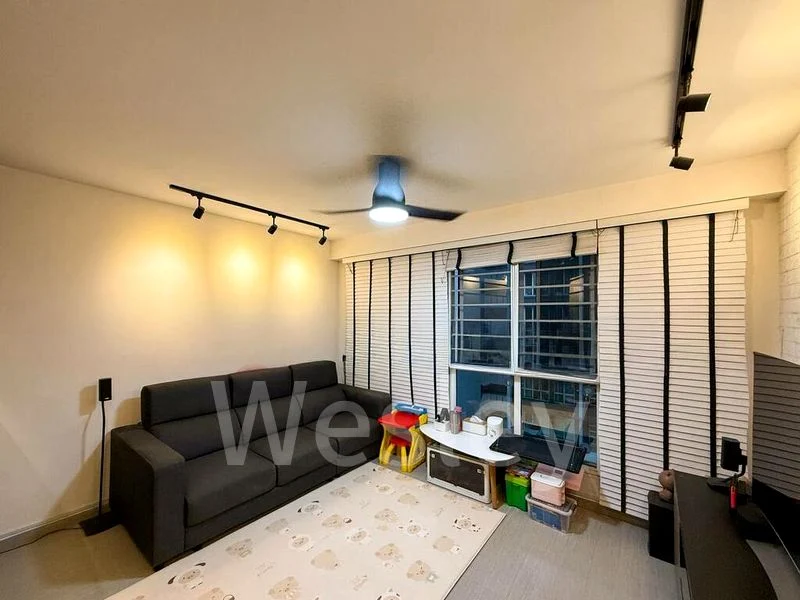 Premium HDB for Sale in 669B Edgefield Plains - Image 1