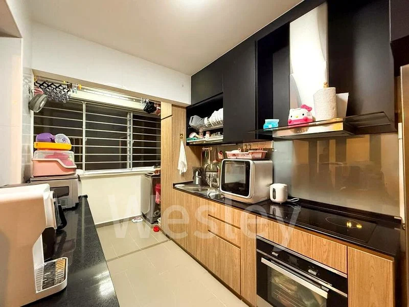 Premium HDB for Sale in 669B Edgefield Plains - Image 9