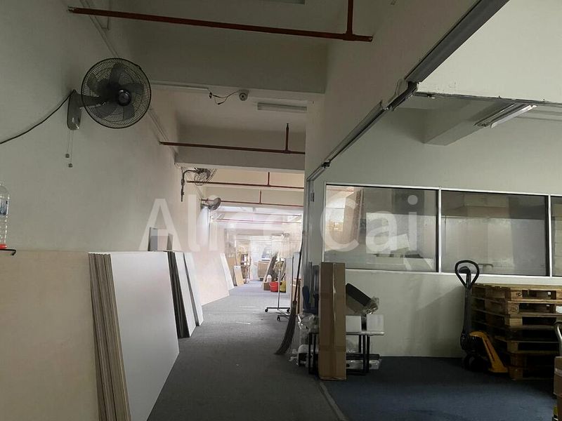 Light Industrial (B1) for Rent: Tong Lee Building - Image 1