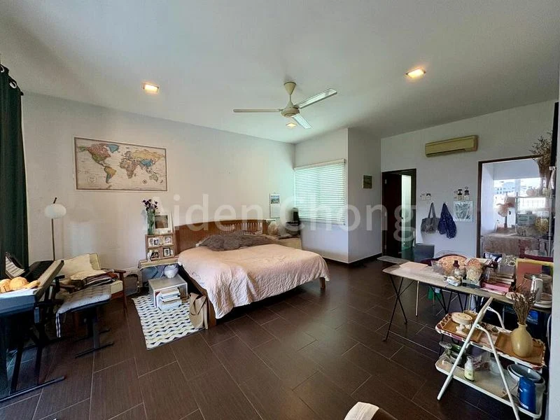Room (Landed) for Rent in  Island View - Image 1