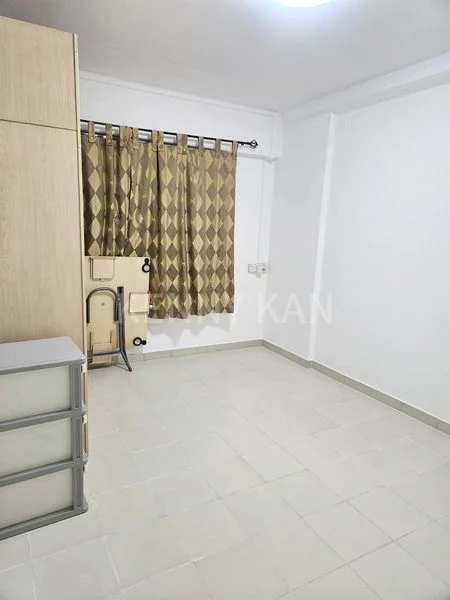 Common Room (HDB) for Rent in  899 Tampines Street 81 - Image 1