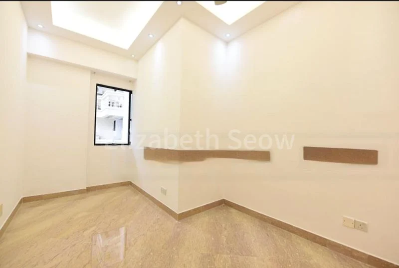 5 Bed Condo for Rent in  Spring Grove - Image 2