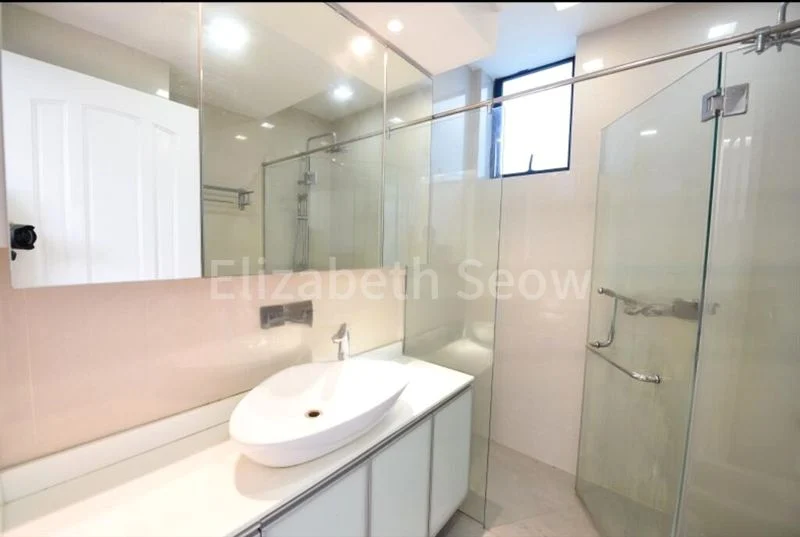 5 Bed Condo for Rent in  Spring Grove - Image 9