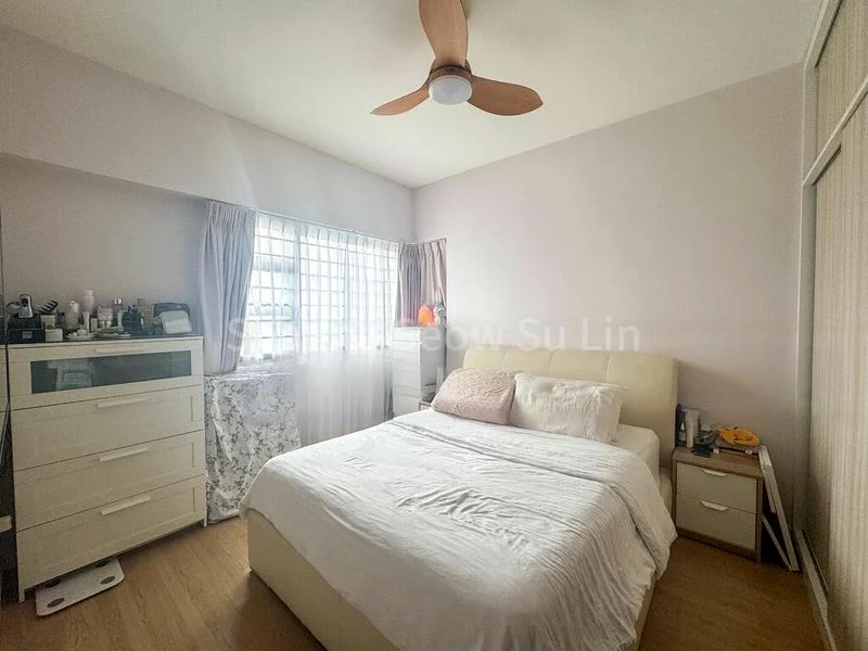 4 Room (4A) HDB for Sale in 29 Ghim Moh Link - Image 2