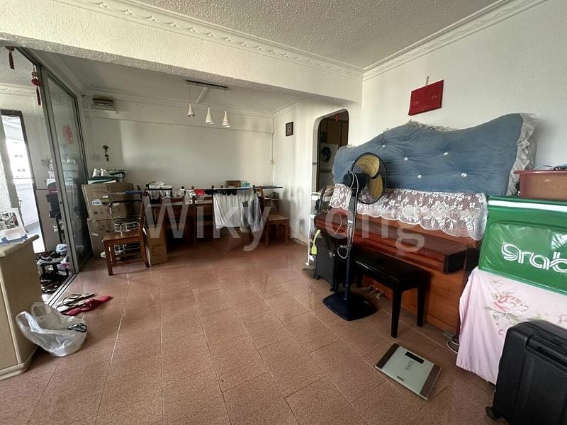 5 Room (5I) HDB for Sale in  425 Tampines Street 41 - Image 2