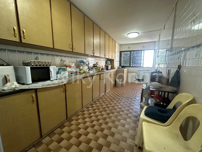 5 Room (5I) HDB for Sale in  425 Tampines Street 41 - Image 4