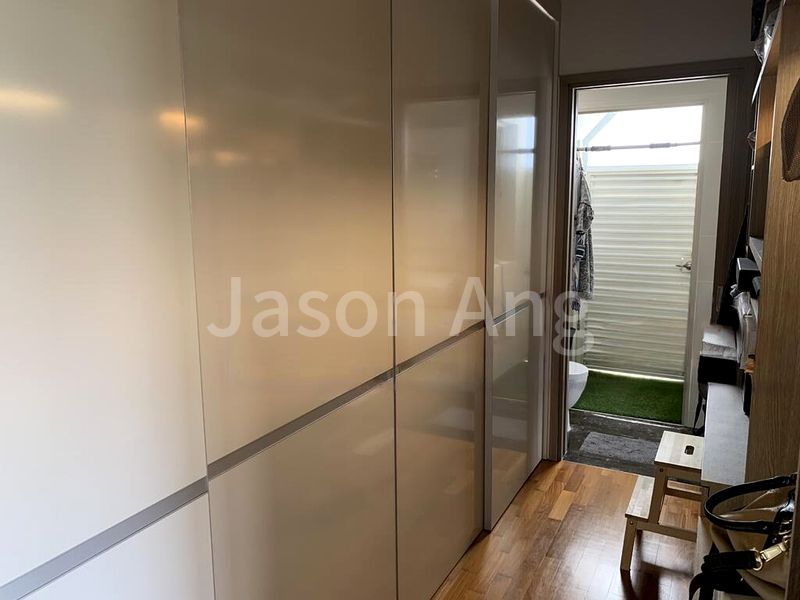 5 Bed Condo for Sale in  Frankel Estate - Image 7