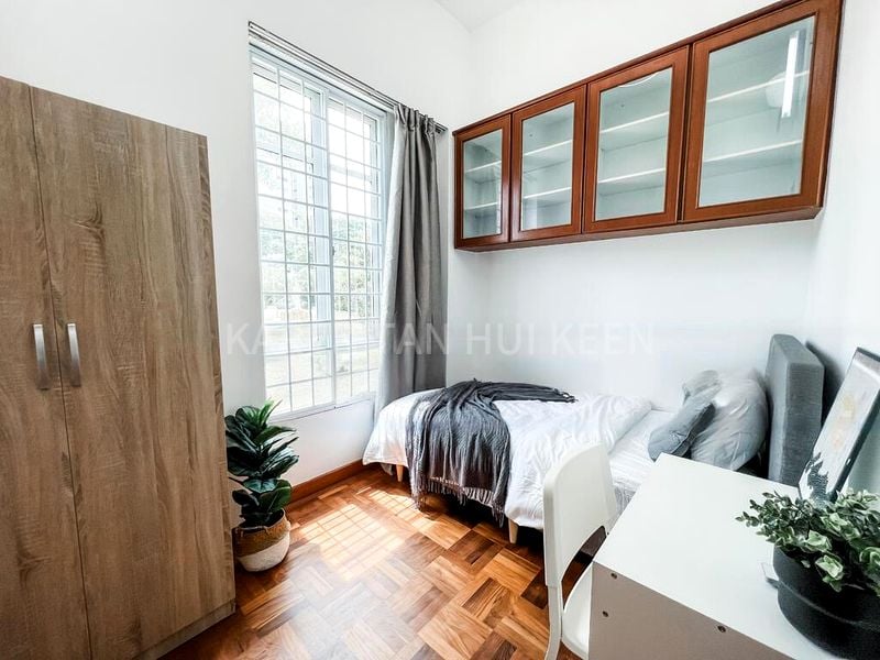 Common Room (Condo) for Rent in Cavendish Park - Image 1