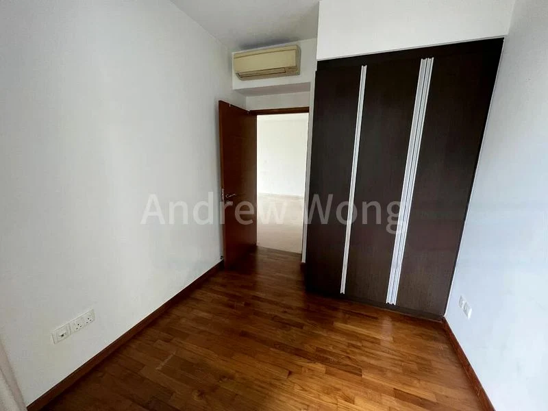 3 Bed Condo for Rent in  The Parc Condominium - Image 5