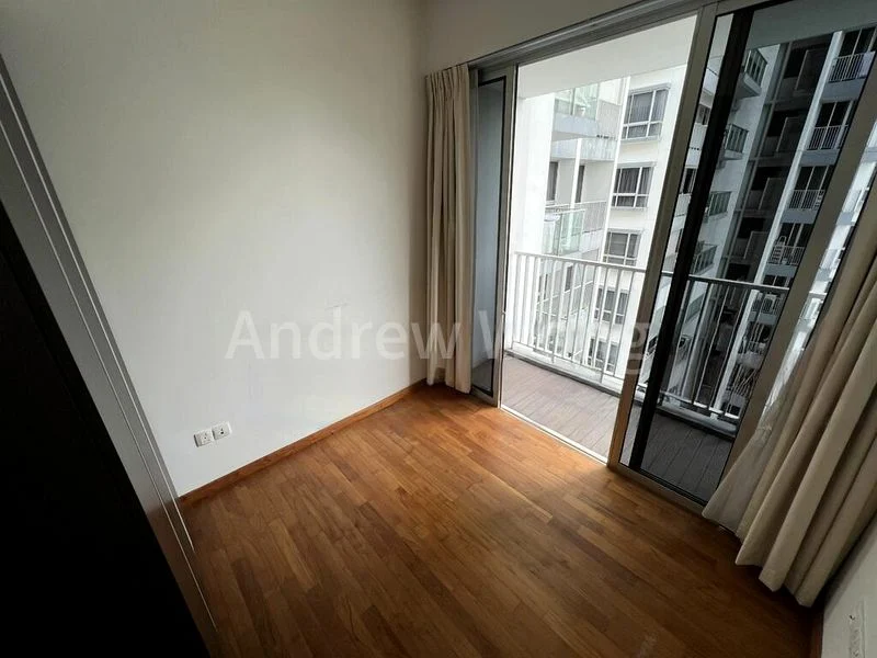 3 Bed Condo for Rent in  The Parc Condominium - Image 4