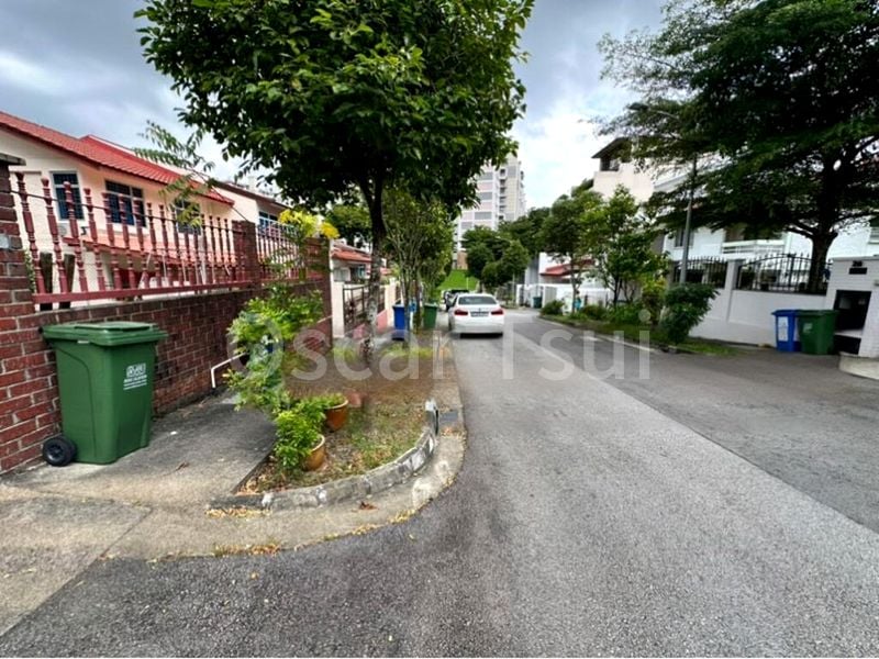 4 Bed Terraced House (Landed) for Sale in  Mayflower Gardens - Image 3