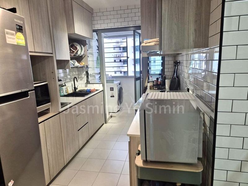 4 Room (4A) HDB for Sale in 677B Punggol Drive - Image 3