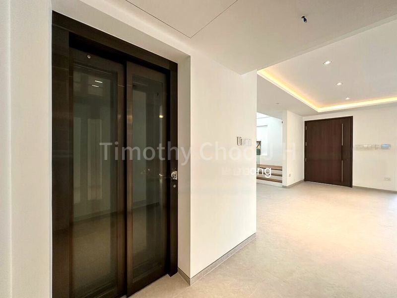 8 Bed Bungalow (Landed) for Sale in  Lucky Hill - Image 5