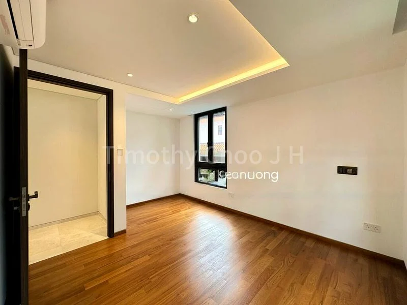 8 Bed Bungalow (Landed) for Sale in  Lucky Hill - Image 10