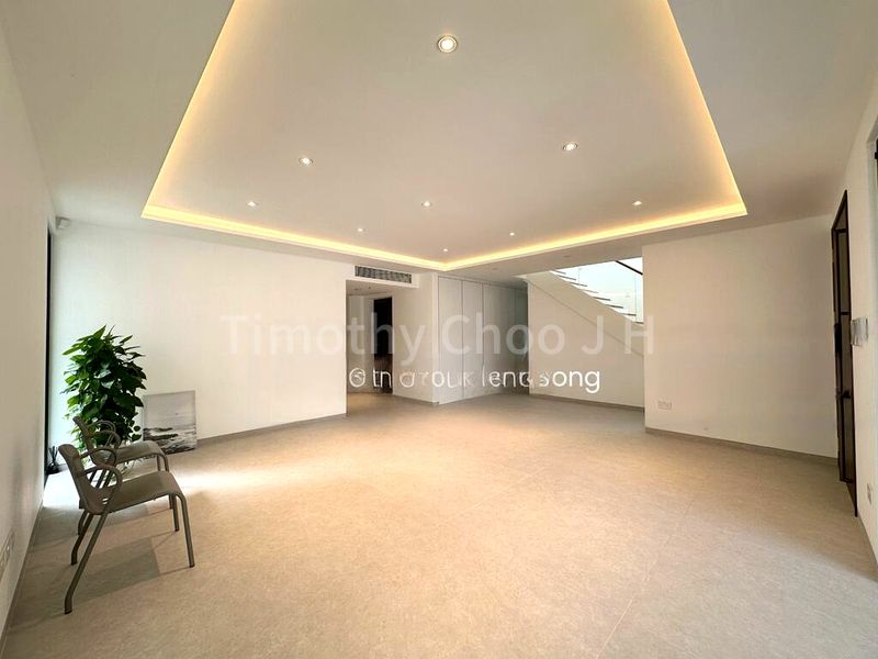 8 Bed Bungalow (Landed) for Sale in  Lucky Hill - Image 17