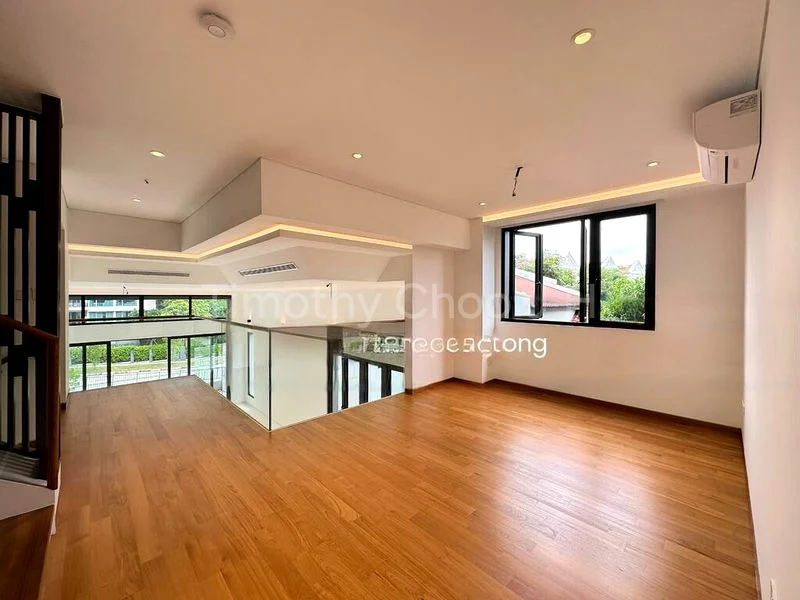 8 Bed Bungalow (Landed) for Sale in  Lucky Hill - Image 12