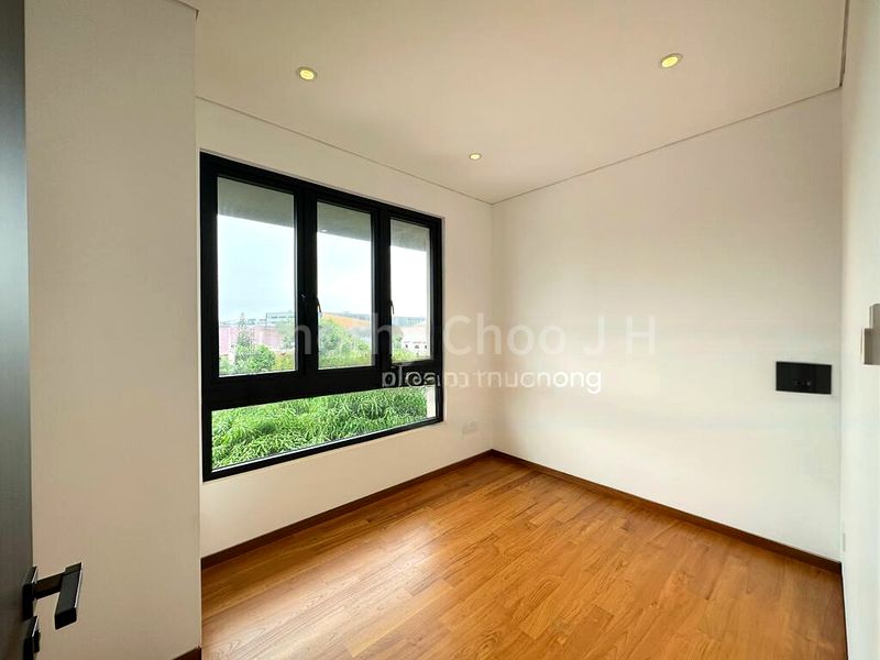 8 Bed Bungalow (Landed) for Sale in  Lucky Hill - Image 8