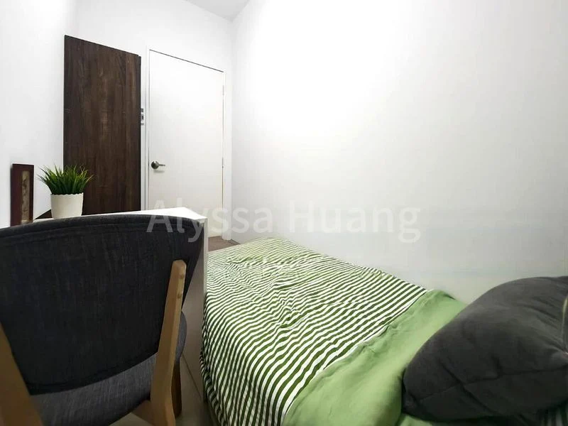 Common Room (Condo) for Rent in  The Lakeshore - Image 15