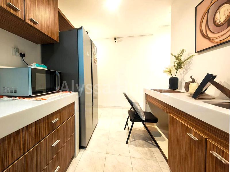 Common Room (Condo) for Rent in  The Lakeshore - Image 8