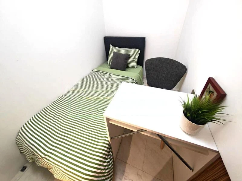 Common Room (Condo) for Rent in  The Lakeshore - Image 14