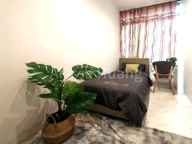 Common Room (Condo) for Rent in  The Lakeshore - Image 12