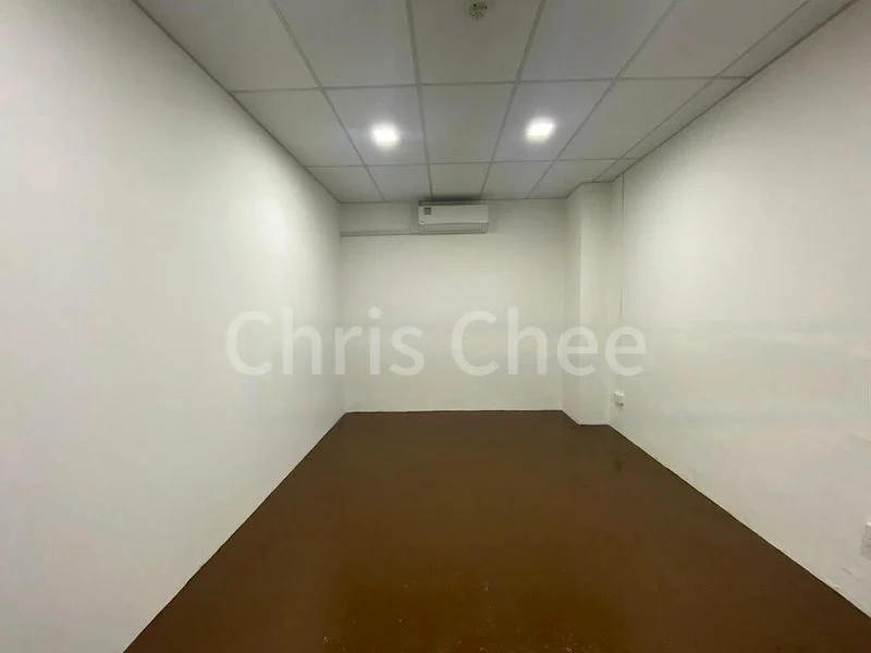 Light Industrial (B1) for Rent: Invest Ho Building - Image 2