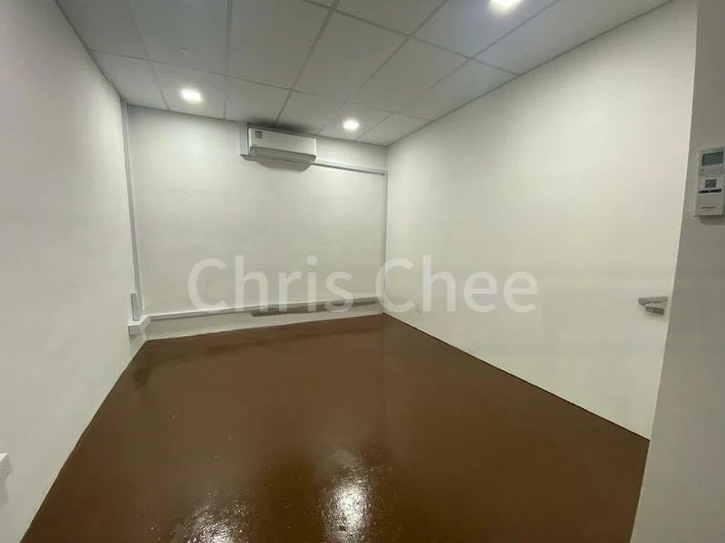 Light Industrial (B1) for Rent: Invest Ho Building - Image 6