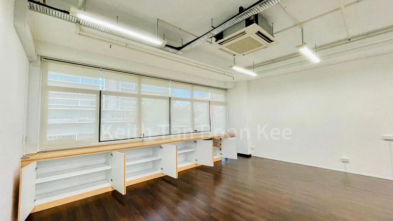 Light Industrial (B1) for Rent: Zervex, 1,200 sq ft, Unit 5 on Station Road - Image 1