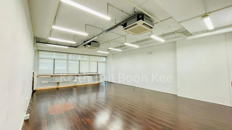Light Industrial (B1) for Rent: Zervex, 1,200 sq ft, Unit 5 on Station Road - Image 1