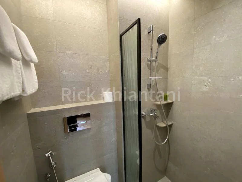 1 Bed Condo for Rent in  The Paragon - Image 3