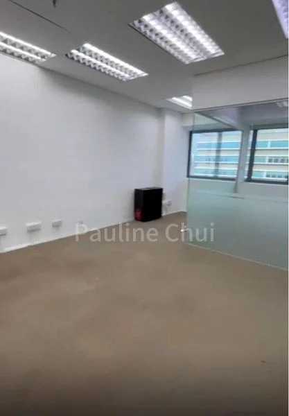 Light Industrial (B1) for Sale: Zervex, a 2,200 Sq Ft Workshop on Foundry Lane - Image 2