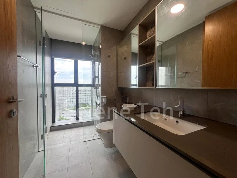 3 Bed Condo for Sale in  Penrose - Image 3