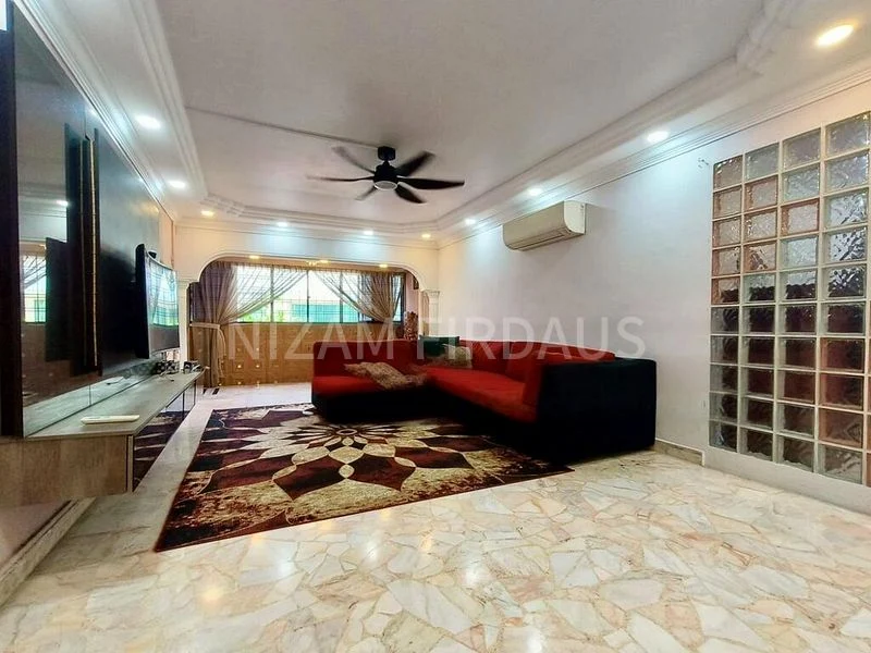 5 Room (5I) HDB for Sale in  149 Yishun Street 11 - Image 3