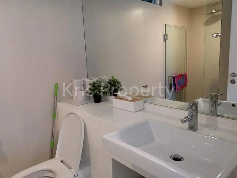 Office for Sale in  Southbank - Image 4