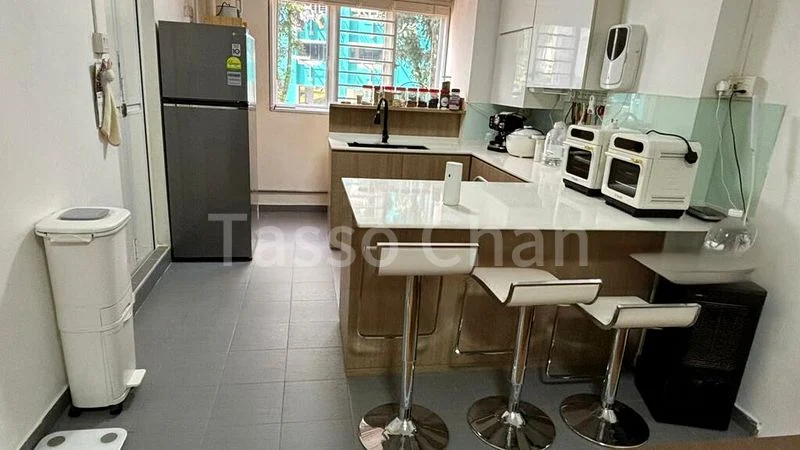 3 Room (3I) HDB for Rent in  170 Woodlands Street 11 - Image 3