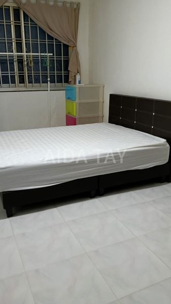 Common Room (HDB) for Rent in  815 Jurong West Street 81 - Image 1