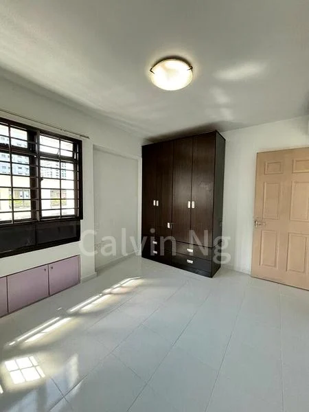 5 Room (5I) HDB for Rent in  651 Senja Link - Image 9