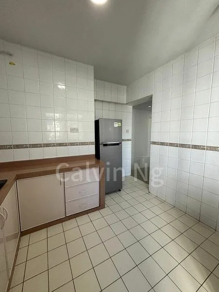 5 Room (5I) HDB for Rent in  651 Senja Link - Image 2