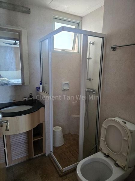 3 Bed Condo for Rent in  Queens - Image 7